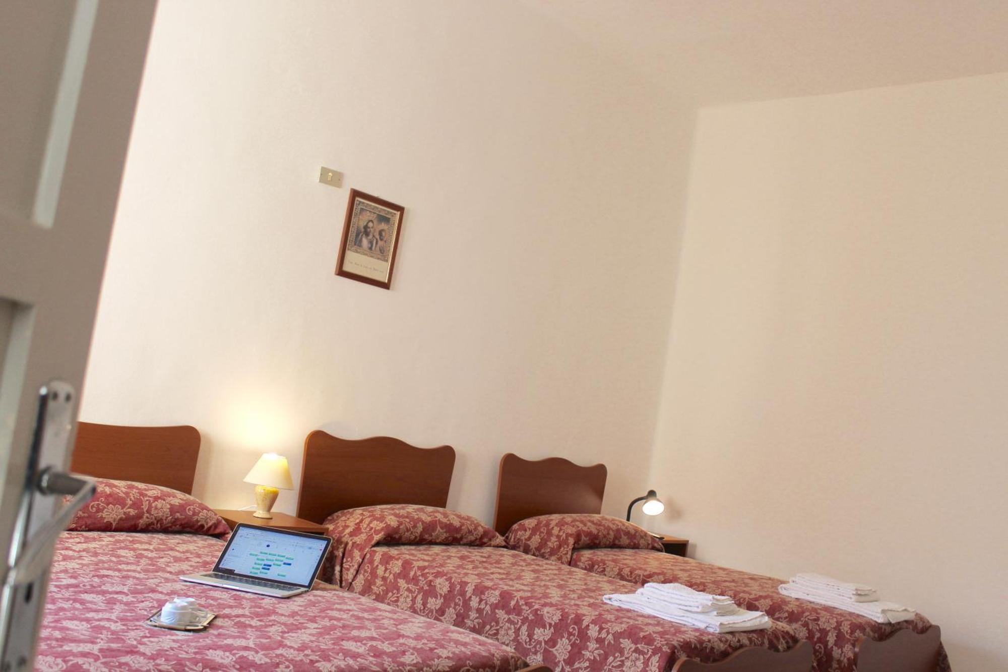 Albergo Del Santuario Santa Maria di Leuca Екстер'єр фото